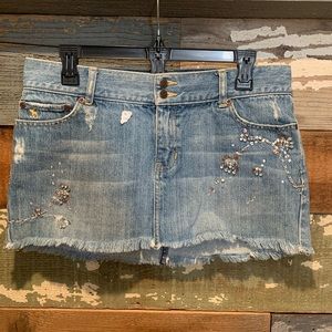 denim skirt by:  Abercrombie & Fitch☮️☯️💟
